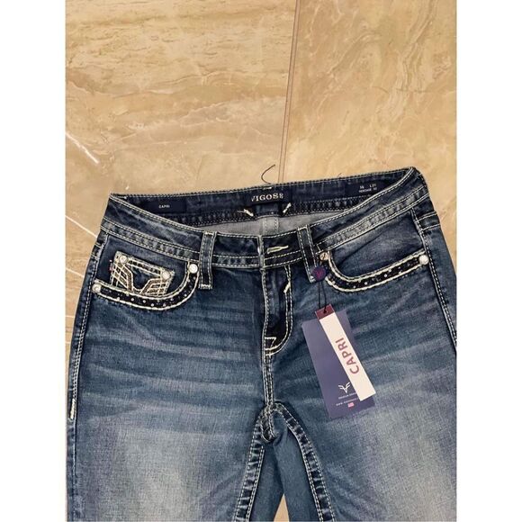 Vigoss® Heritage Mid Rise Rolled Hem Capri Size 6 - Picture 3 of 8